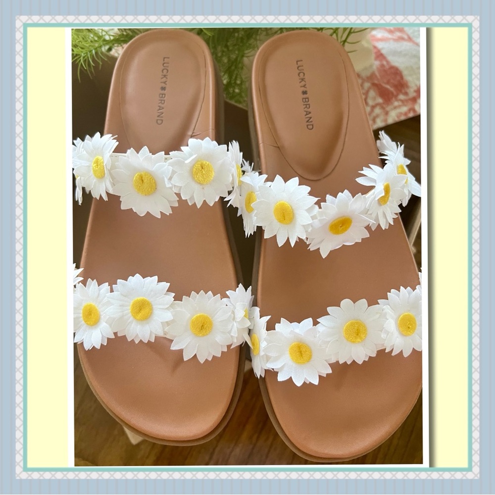 Lucky Brand Tan Slide Sandals with White Daisy Straps
